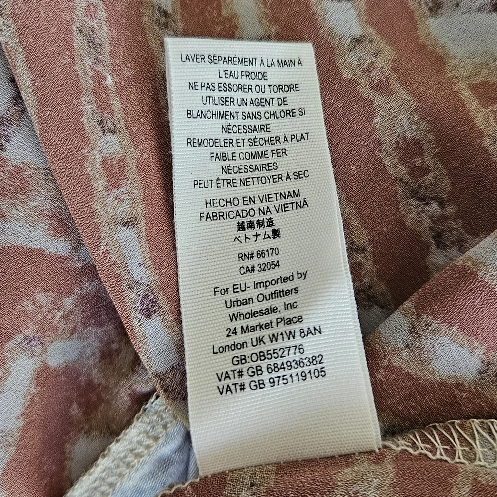 Free People Day Dreamers Tank Top VNeck Faux Batik Print Handkerchief Hem XS NWT - Picture 8 of 15